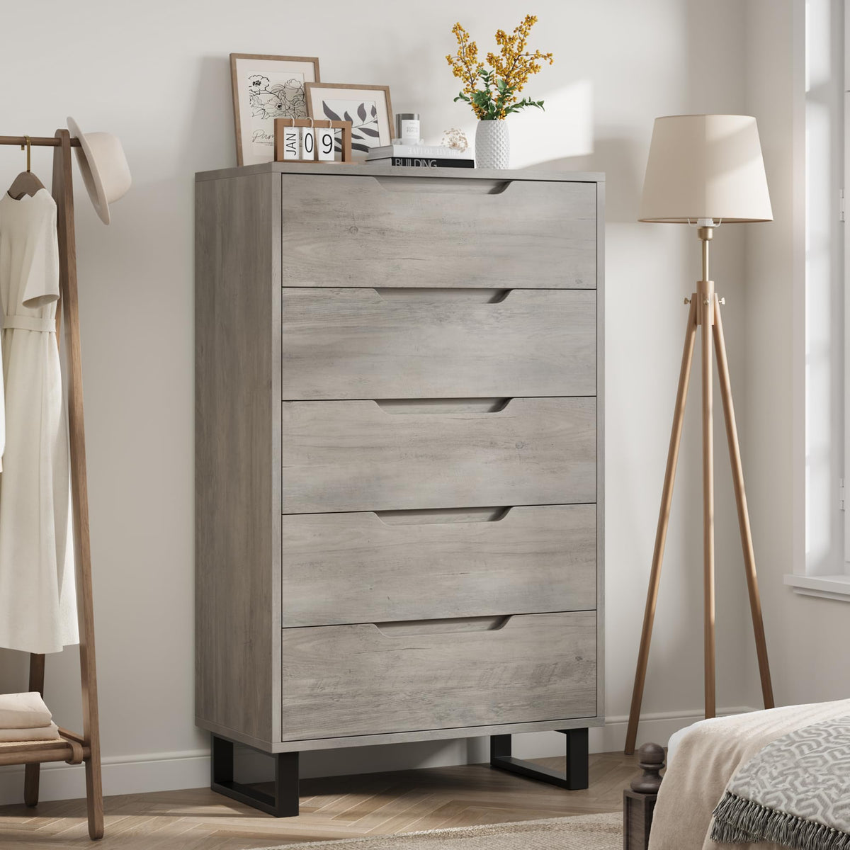 5 Drawer Vertical Dresser with Storage O79913